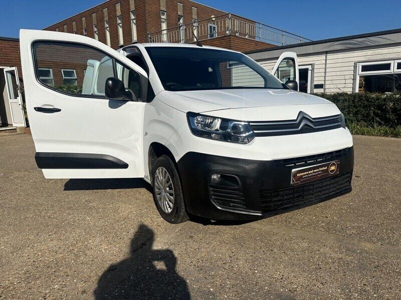 White Used 2019 Citroën Berlingo MPV | £8,200 - Image 1/4