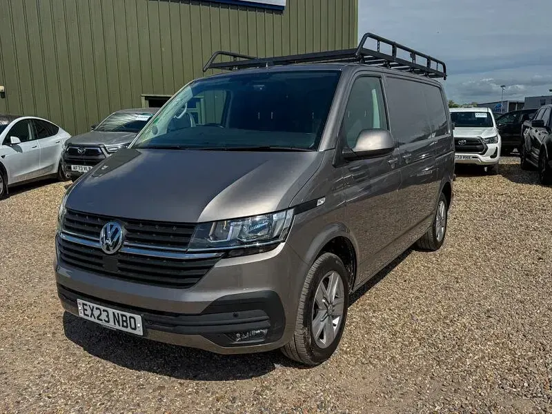 Usado VW Transporter Highline 2023 Bege Van