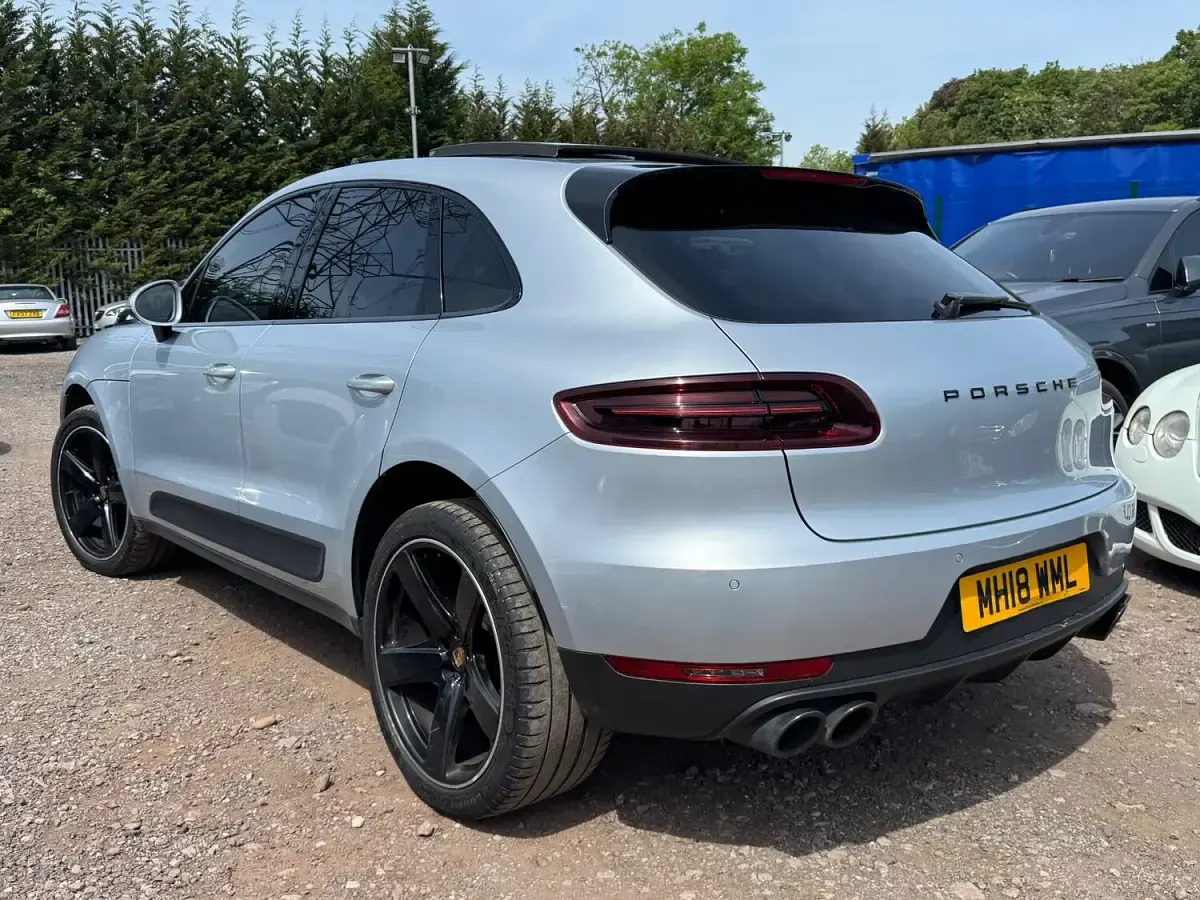 Used Porsche Macan 252 HP (185 kW) 2018 Silver SUV