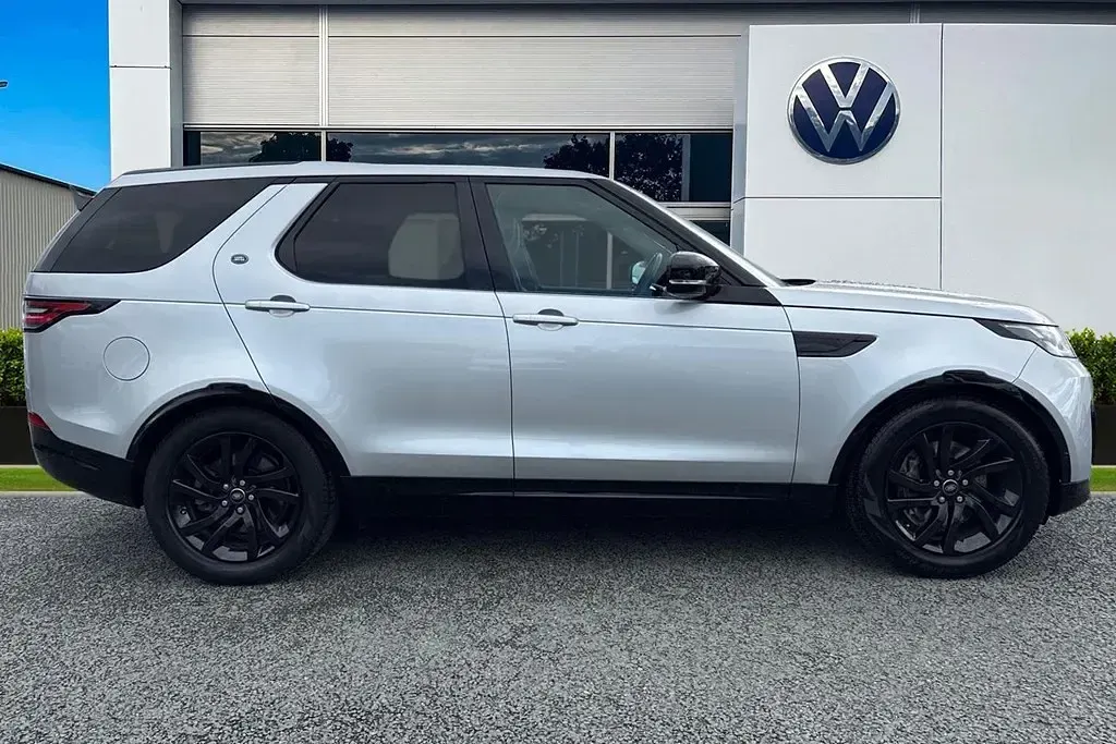 Usado Land Rover Discovery 5 Landmark 302 HP (222 kW) 2020 Prateado SUV