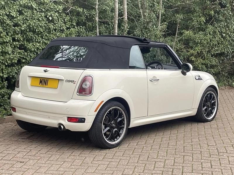Używany Mini Cooper Cabriolet 2010 Biały Kabriolet