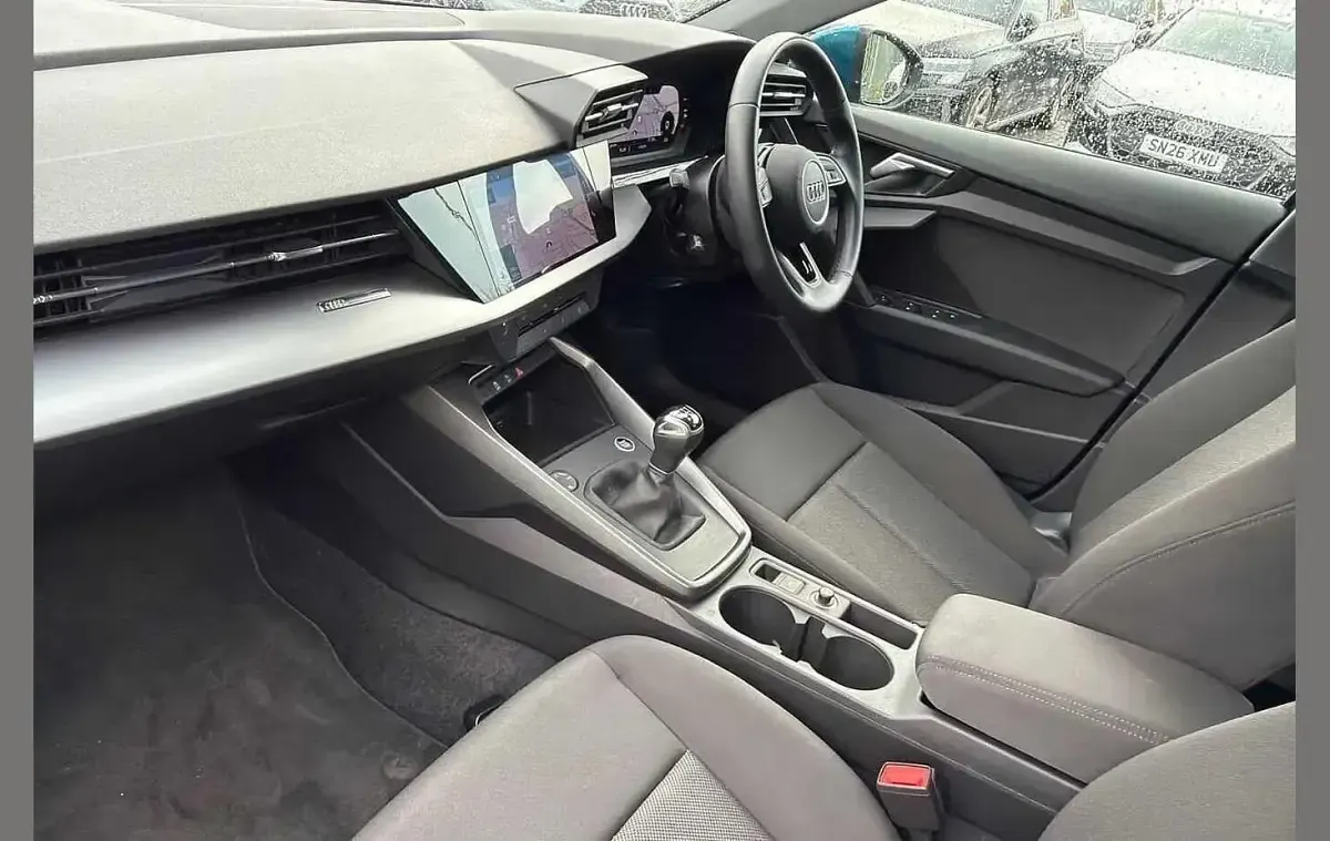 Używany Audi A3 Comfort 147 KM (108 kW) 2023 Niebieski Sedan/Limuzyna