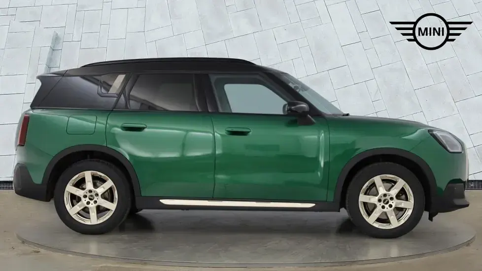 Używany Mini Countryman 168 KM (123 kW) 2024 Zielony SUV
