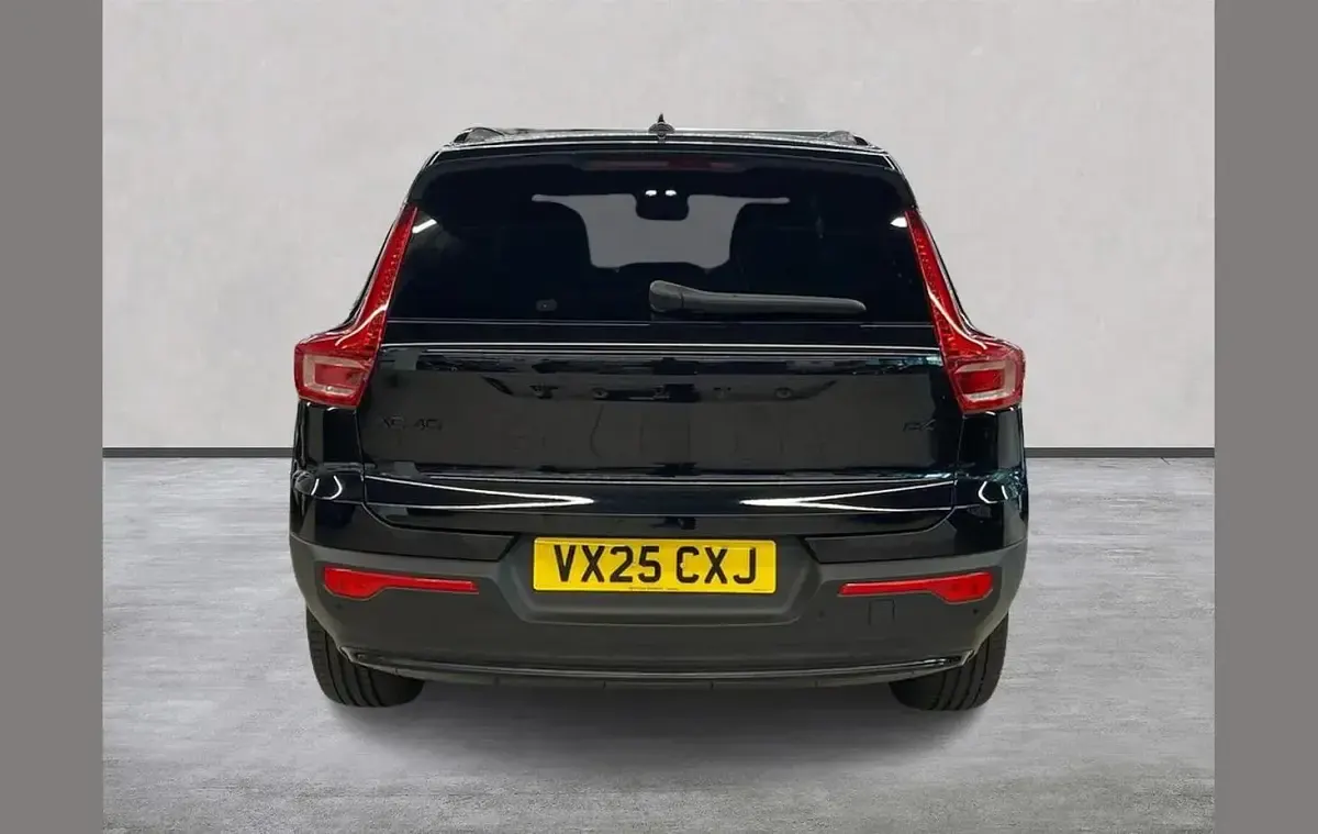 Used Volvo XC40 Plus 194 HP (142 kW) 2025 Black SUV