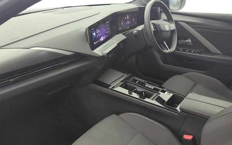 Used Vauxhall Astra 131 HP (96 kW) 2026 Hatchback