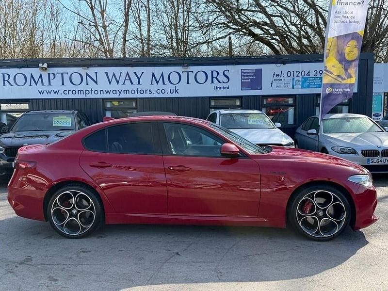 Used Alfa Romeo Giulia Saloon Veloce 280 HP (205 kW) 2022 Red Sedan