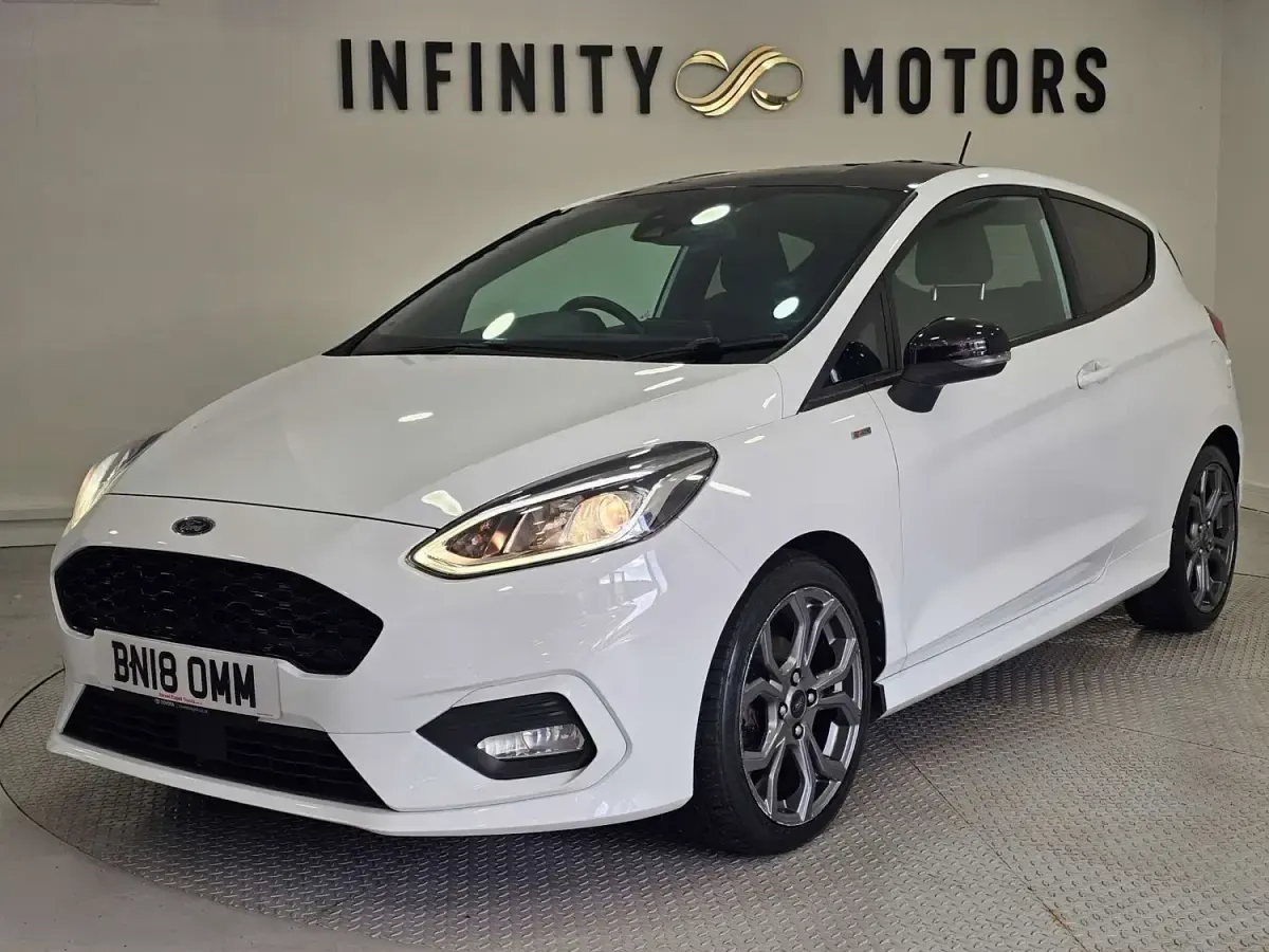 Używany Ford Fiesta ST-Line 140 KM (102 kW) 2018 Biały Hatchback