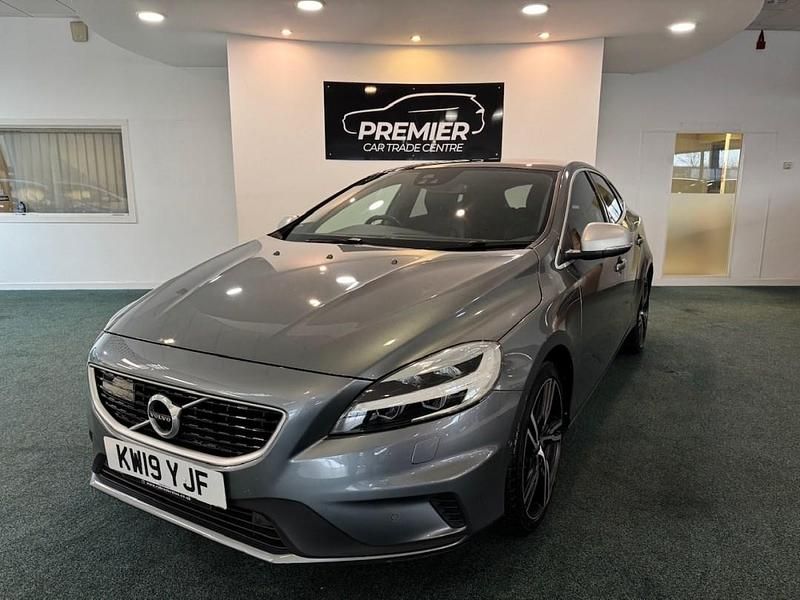 Used Volvo V40 R-Design 122 HP (89 kW) 2019 Grey Hatchback