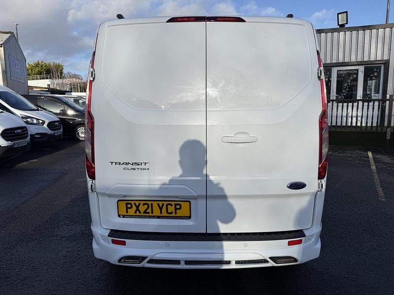 Used Ford Transit Custom Limited 170 HP (125 kW) 2021 White Van