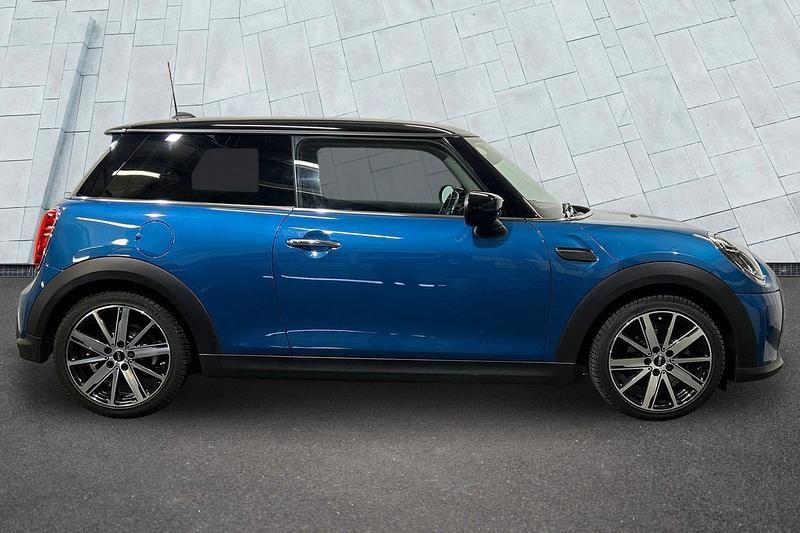 Used Mini Cooper Classic 136 HP (100 kW) 2021 Blue Hatchback