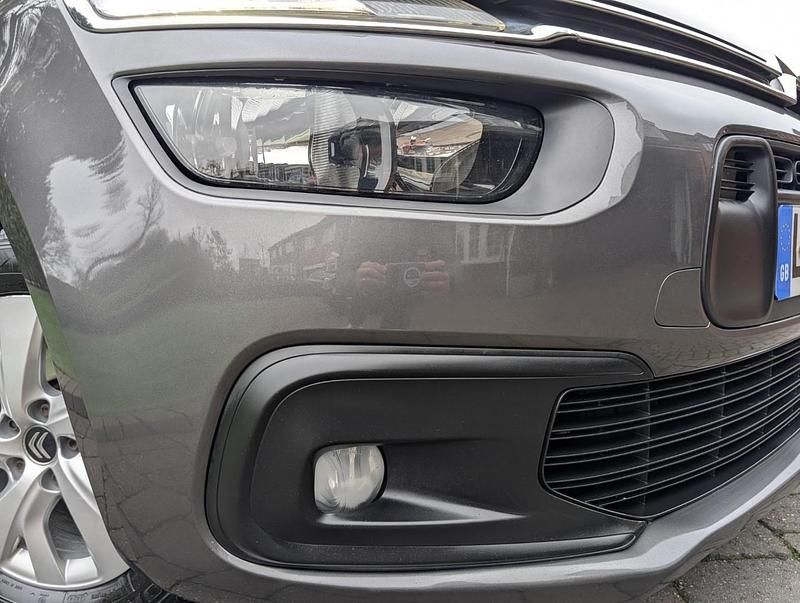 Used Citroën Grand C4 Picasso Touch 131 HP (96 kW) 2019 Platinum grey MPV