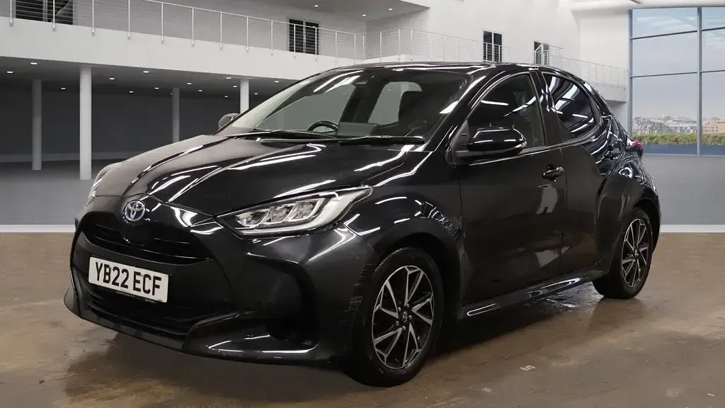 Used Toyota Yaris Design 116 HP (85 kW) 2022 Black Hatchback