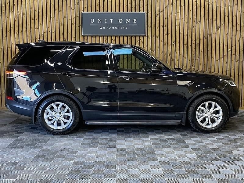 Used Land Rover Discovery 5 SE 258 HP (189 kW) 2018 Black SUV