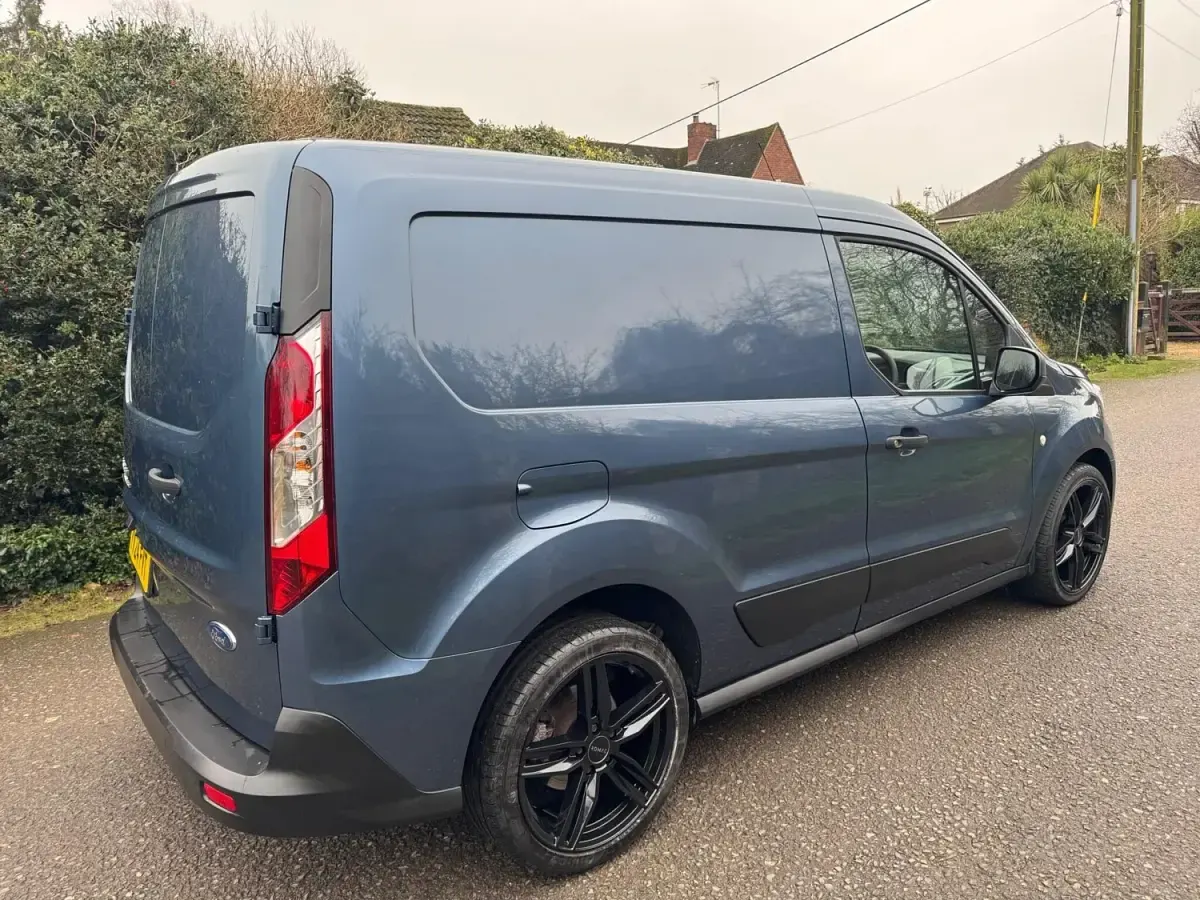 Second-hand Ford Transit Connect Trend 75 CP (55 kW) 2024 Albastru Monovolum