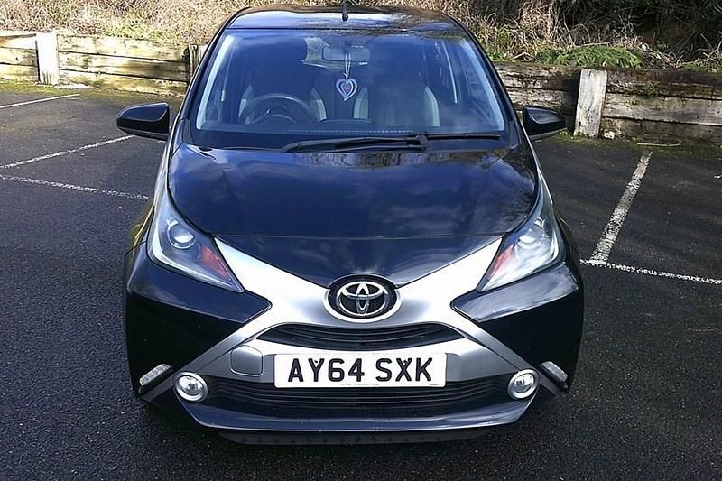 Used Toyota Aygo X-clusiv 68 HP (50 kW) 2014 Black Hatchback