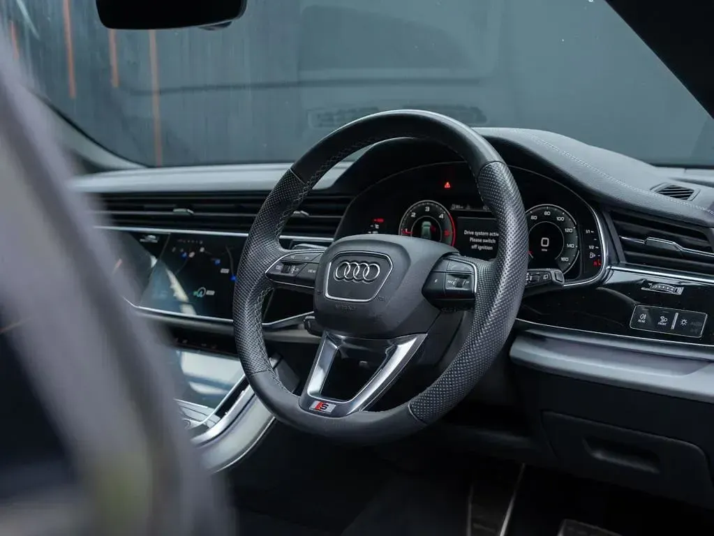 Used Audi Q8 S-Line 286 HP (210 kW) 2022 Grey SUV