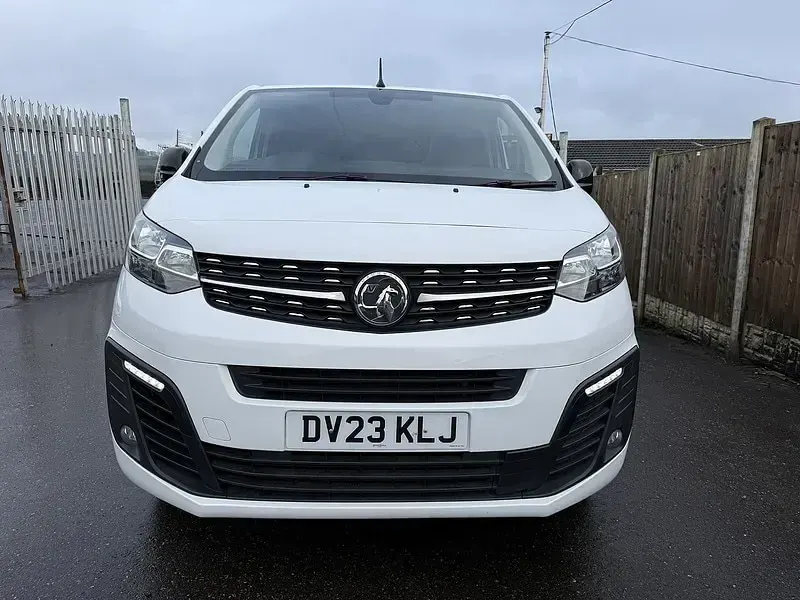 Used Vauxhall Vivaro 100 HP (73 kW) 2023 White MPV