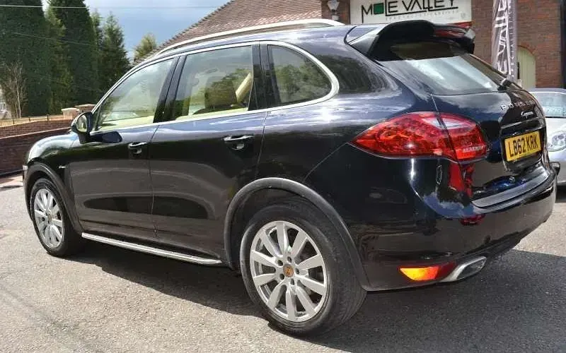 Used Porsche Cayenne 245 HP (180 kW) 2013 Black SUV