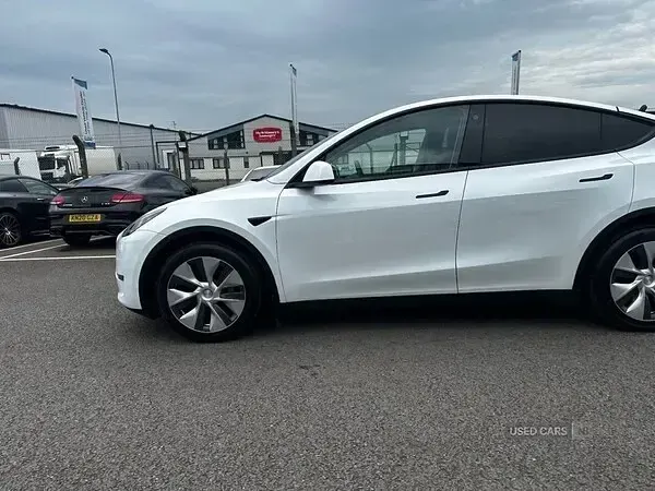 Used Tesla Model Y Long Range AWD 378 kW (514 HP) 2022 White SUV