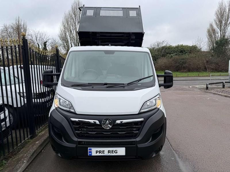 New Vauxhall Movano S 140 HP (102 kW) 2025 White MPV