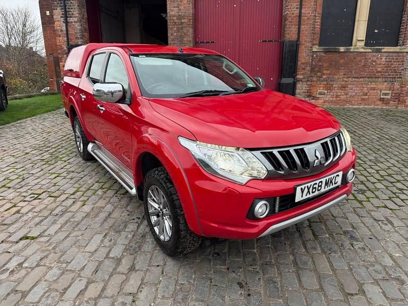 Used Mitsubishi L200 Warrior 178 HP (130 kW) 2018 Red Pickup