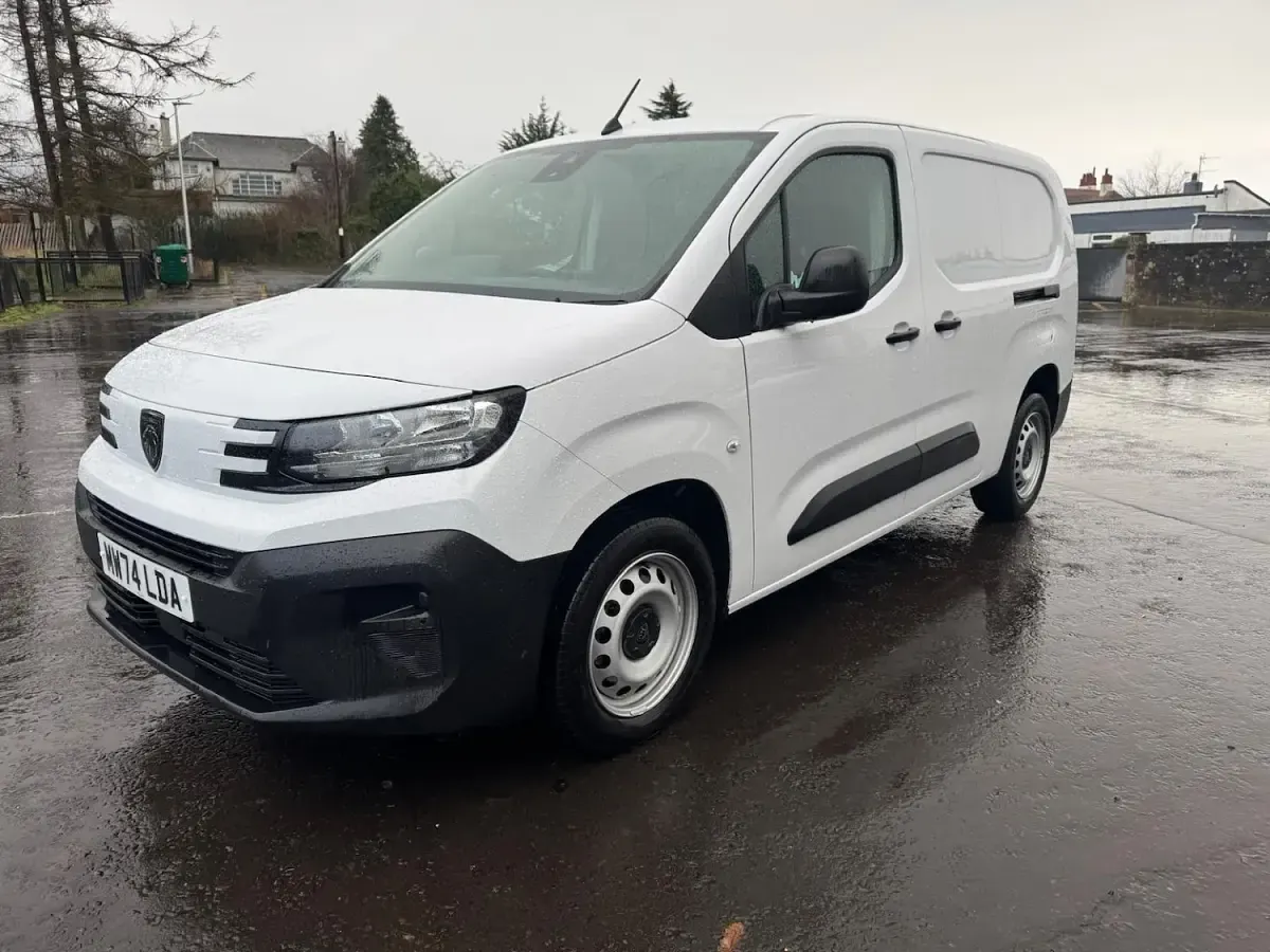 Used Peugeot Partner 131 HP (96 kW) 2024 White MPV