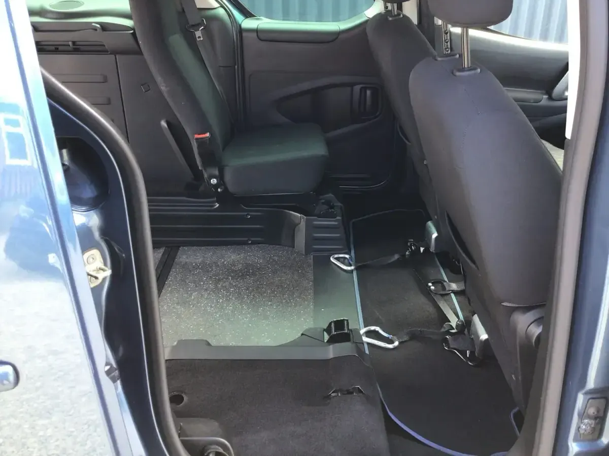 Used Peugeot Partner Tepee Allure 2017 Blue MPV
