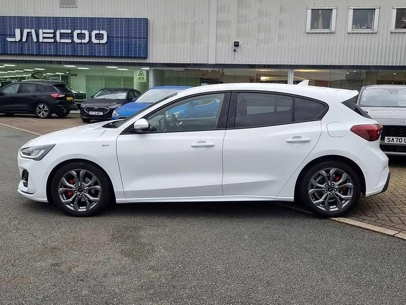 Używany Ford Focus ST-Line 2024 Biały Hatchback