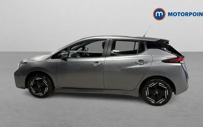 Second-hand Nissan Leaf Acenta 110 kW (150 CP) 2025 Hatchback