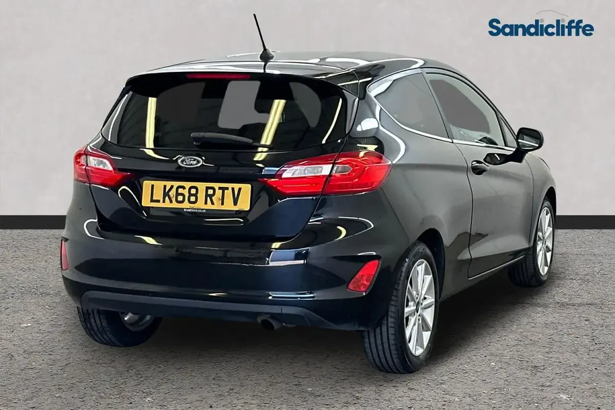 Used Ford Fiesta Titanium 125 HP (91 kW) 2018 Black Hatchback