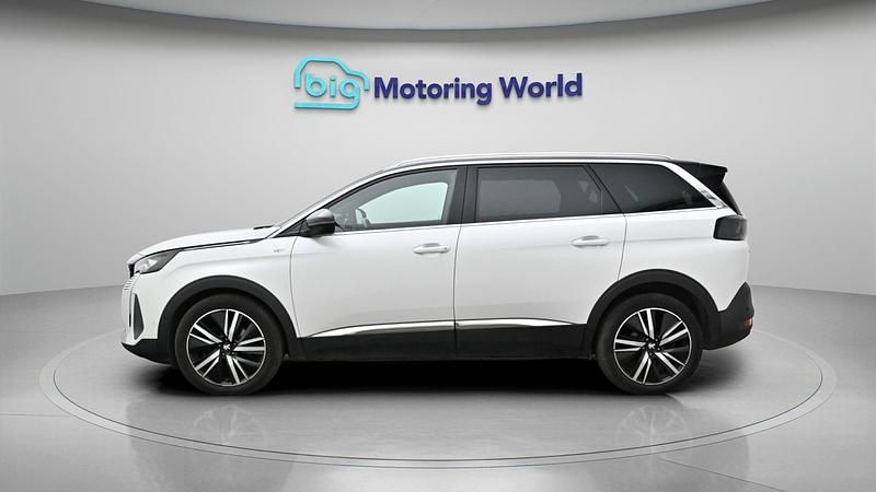 Used Peugeot 5008 Premium 129 HP (94 kW) 2021 White SUV