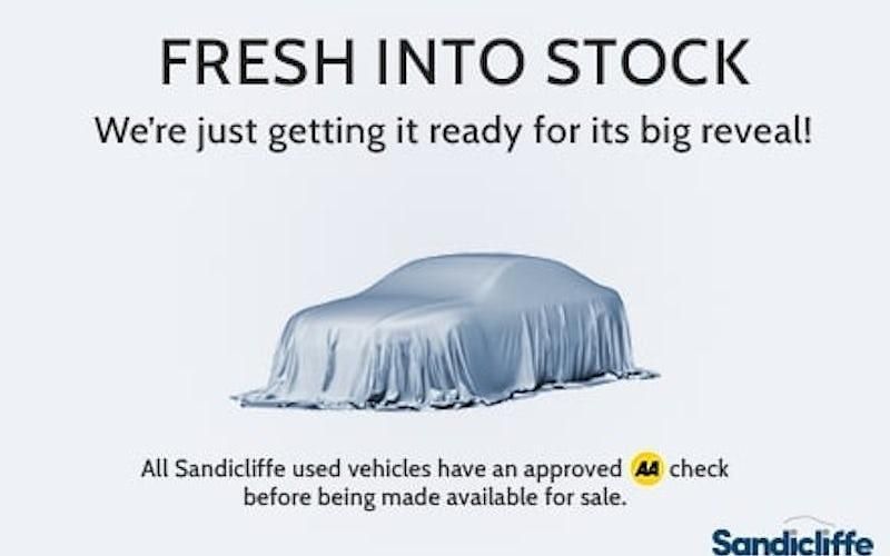 Tri coat dynamic red Used 2022 MG ZS Exclusive Sedan | £12,901 (Fair price) - Image 1/1