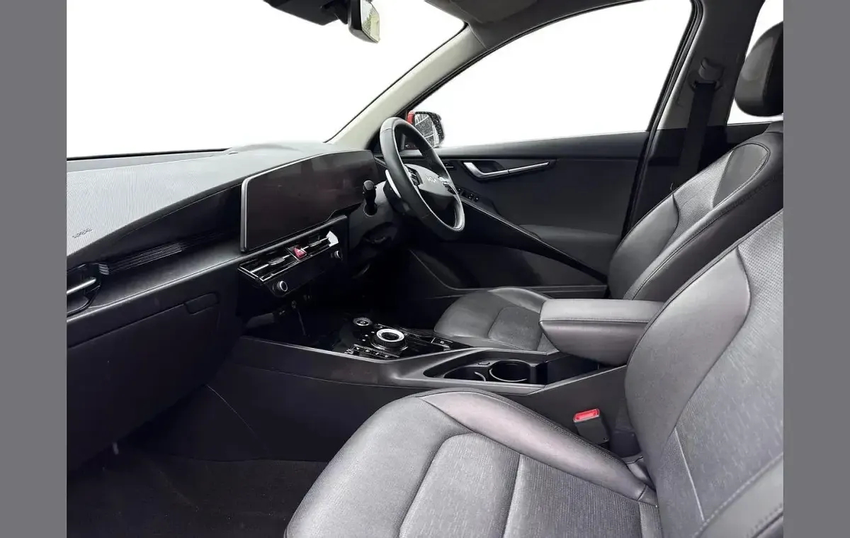 Used Kia e-Niro 150 kW (204 HP) 2023 Orange SUV