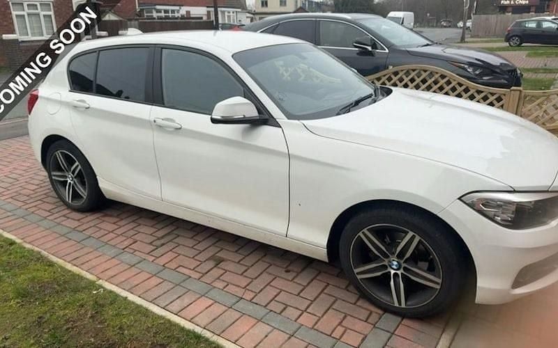 Used BMW 118 Sport Line 150 HP (110 kW) 2017 White Hatchback