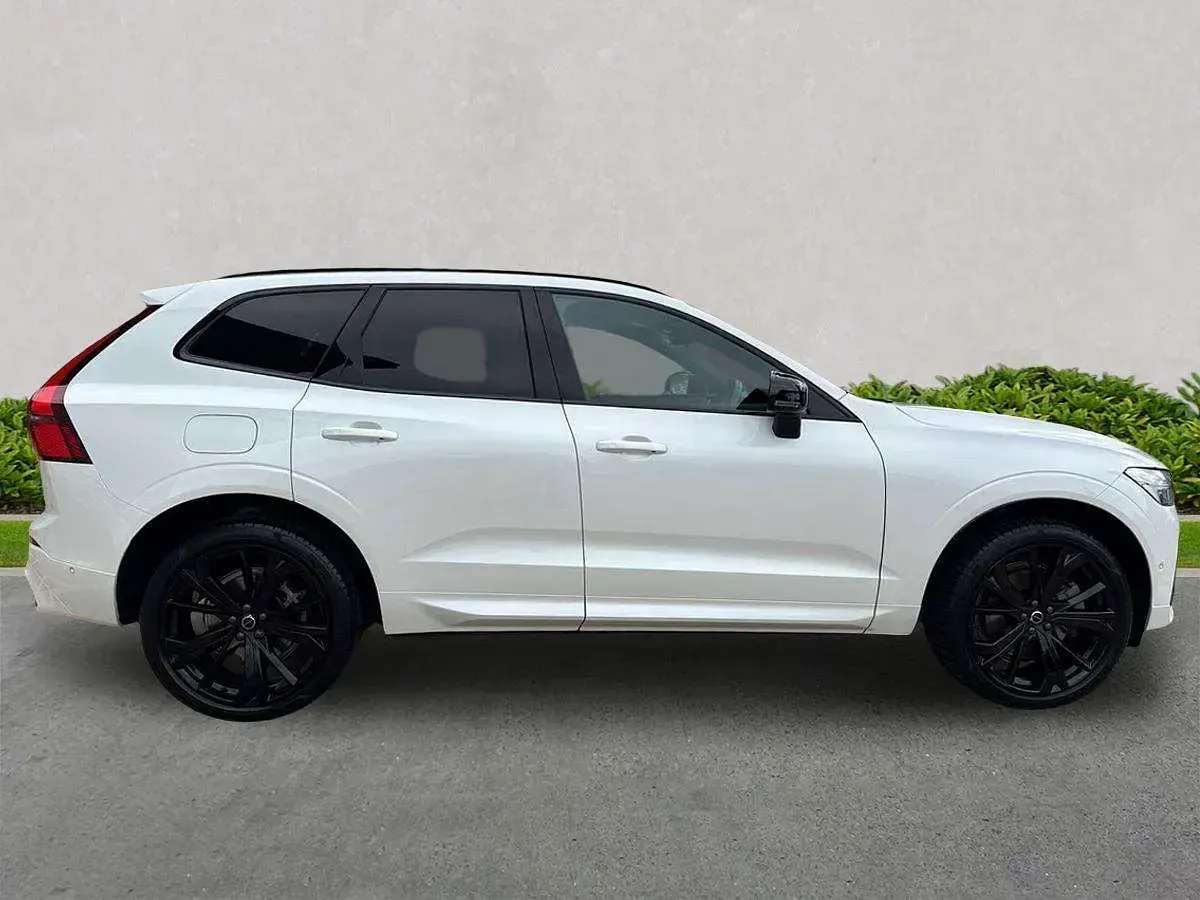 Used Volvo XC60 Plus 250 HP (183 kW) 2025 White SUV