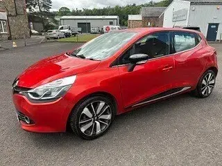 Used Renault Clio Dynamique 90 HP (66 kW) 2015 Red Hatchback