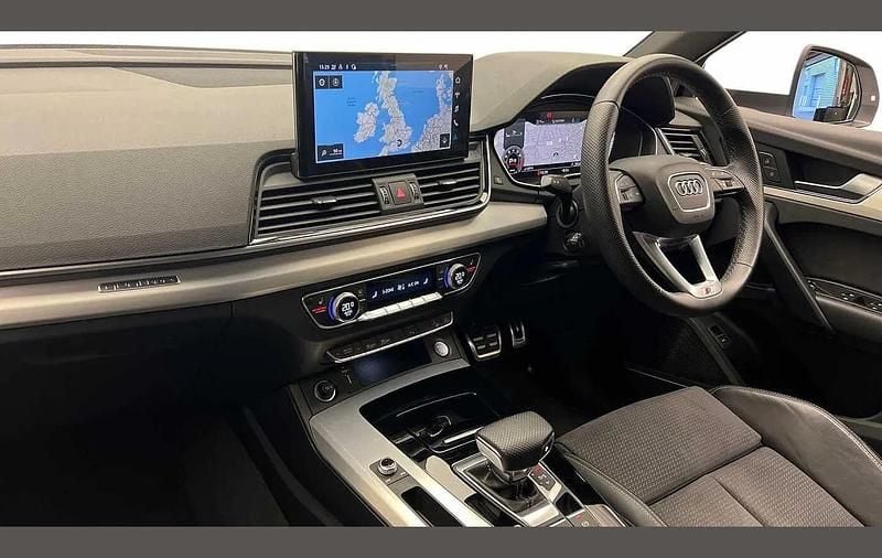 Used Audi Q5 S-Line 261 HP (191 kW) 2023 White SUV