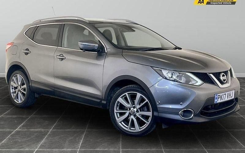 Grey Used 2017 Nissan Qashqai 360º SUV | £9,195 (Good price) - Image 1/2