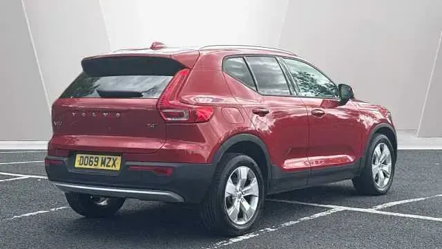 Used Volvo XC40 Momentum 188 HP (138 kW) 2020 SUV