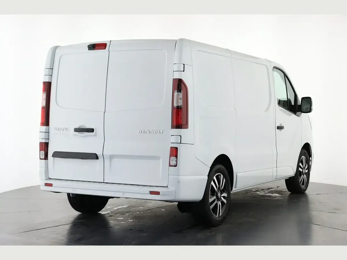 New Renault Trafic 2025 White