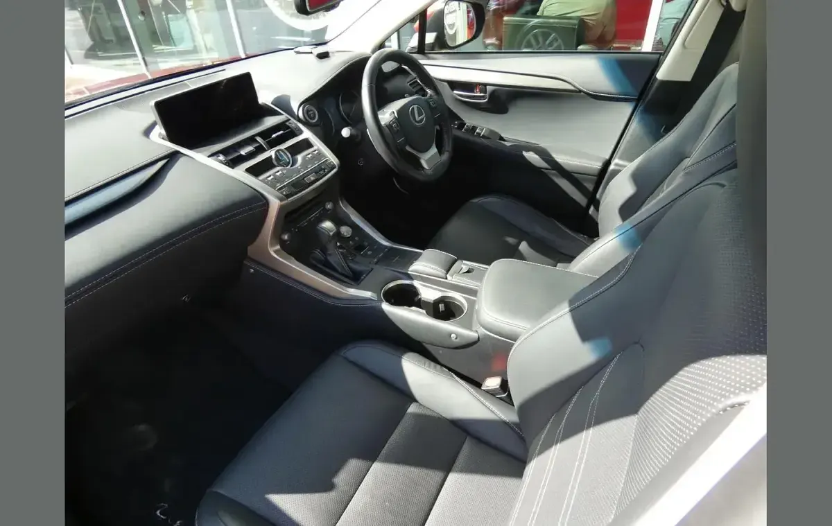 Used Lexus NX300h 194 HP (142 kW) 2019 Red SUV