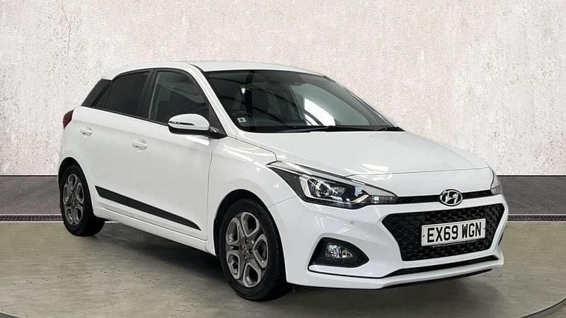 White Used 2019 Hyundai i20 Premium Hatchback | £9,490 (Fair price) - Image 1/4