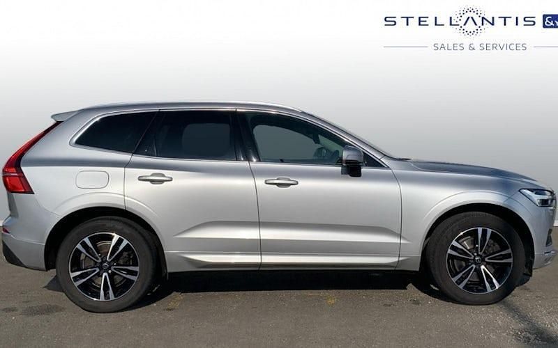 Used Volvo XC60 Momentum 197 HP (144 kW) 2020 SUV