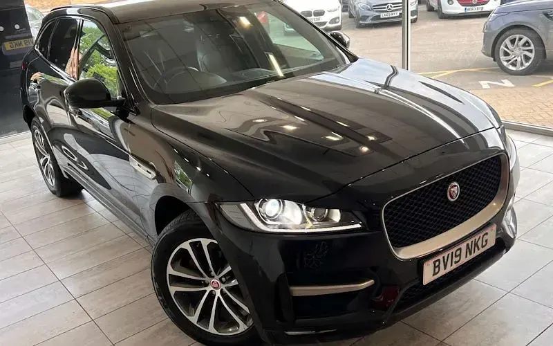 Used Jaguar F-Pace R-Sport 179 HP (131 kW) 2019 Black SUV
