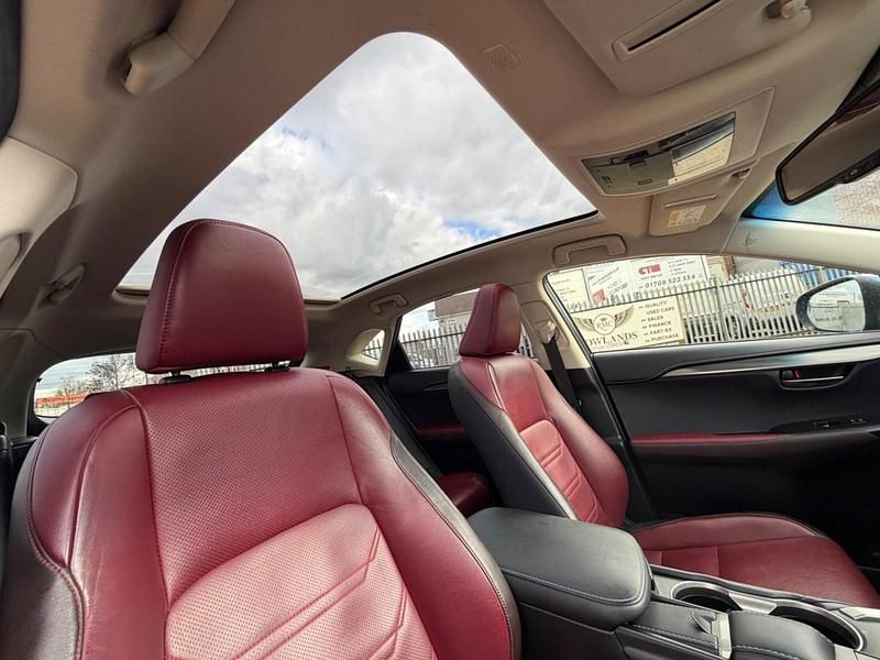 Used Lexus NX300h Luxury Line 197 HP (144 kW) 2018 Blue SUV