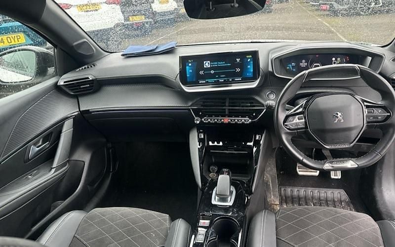 Used Peugeot e-208 Premium 100 kW (136 HP) 2021 White Hatchback