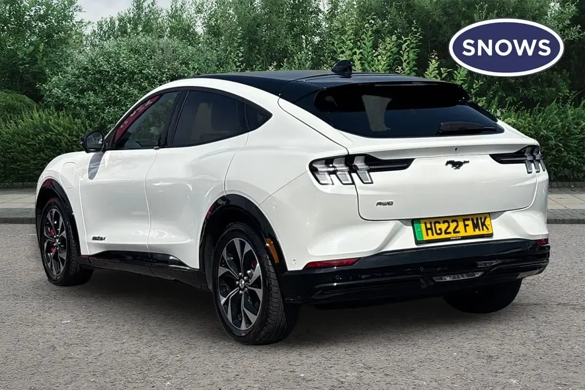 Usado Ford Mustang Mach-E Extended Range 258 kW (351 HP) 2022 Branco SUV