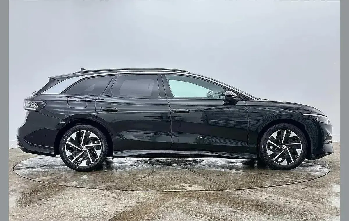 New VW ID.7 Pro 210 kW (286 HP) 2026 Black Estate