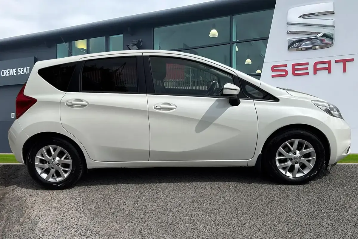 Used Nissan Note Acenta Premium 90 HP (66 kW) 2017 White Hatchback