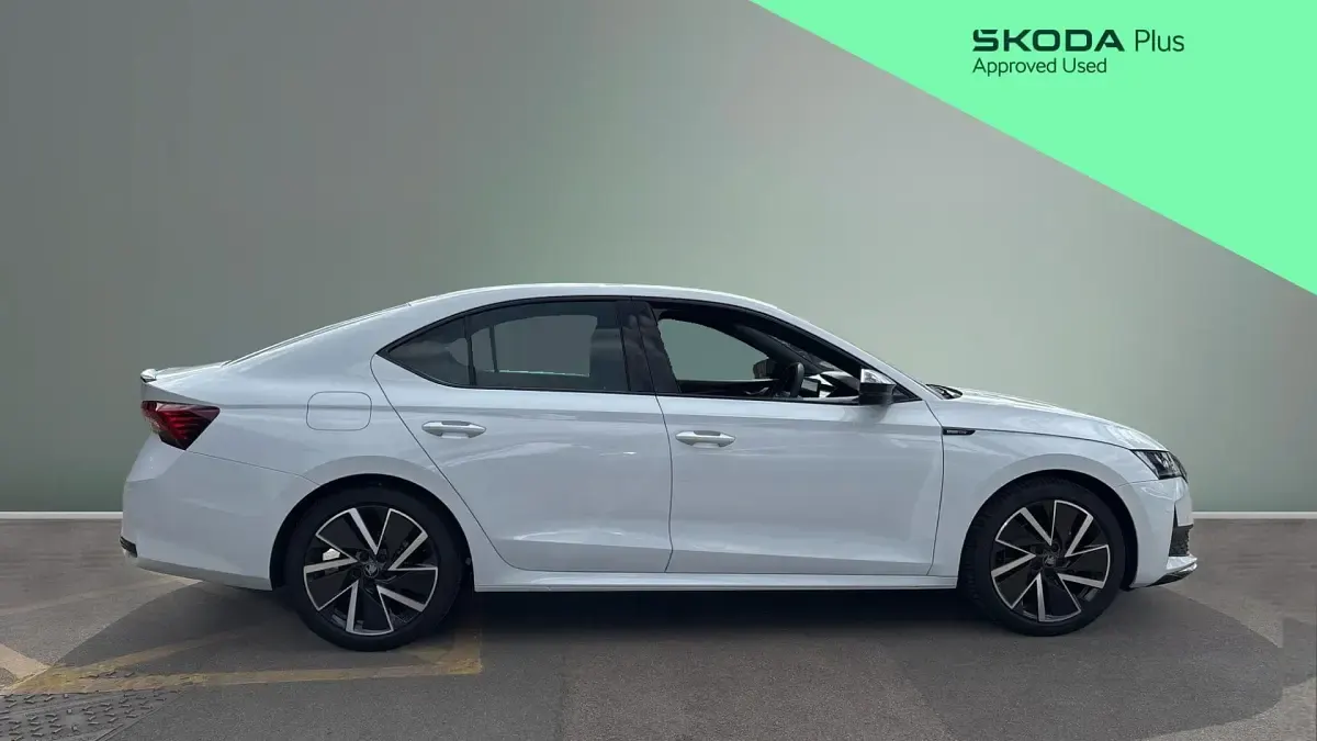 New Skoda Octavia SportLine 150 HP (110 kW) 2026 White Hatchback